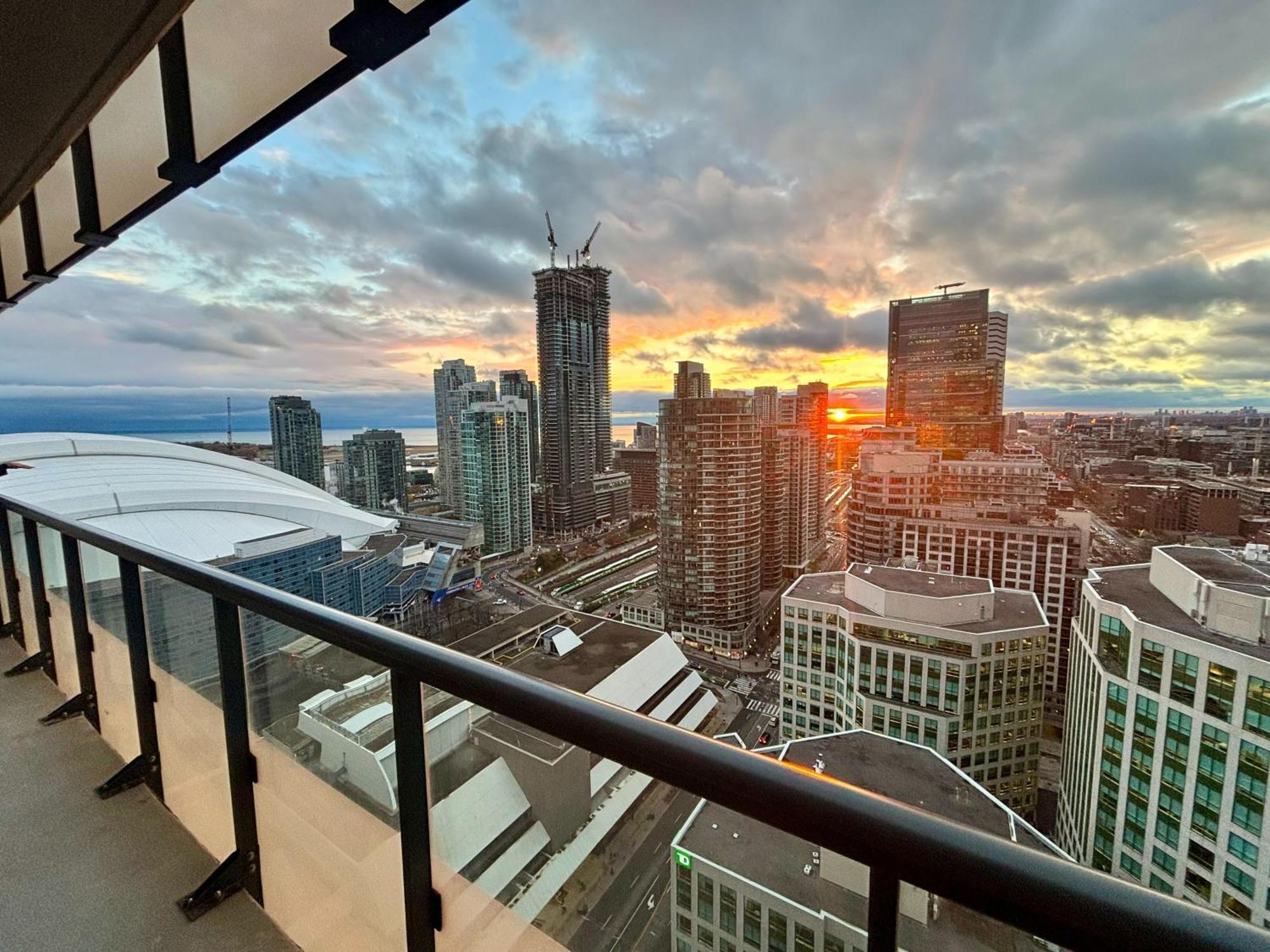 Stylish Suite At 300 Front Street W Toronto Kültér fotó